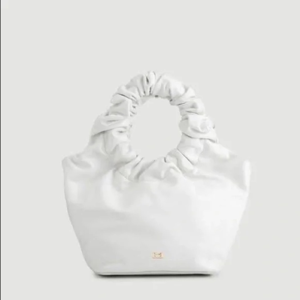 FRAME Le Scrunch Ruched Top Handle Bag in Bone White Leather